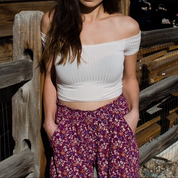 off the shoulder ribbed // crop top - Picture 3 of 3